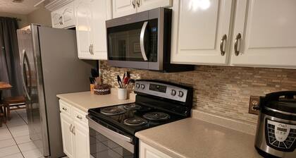 Home Away from Home and Cozy with Salt Water Pool and Hot Tub