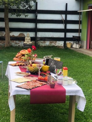 Outdoor dining - RURAL HOUSE (Husillos)