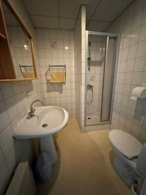 Shower, towels