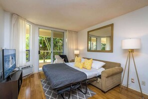 1 bedroom, desk, iron/ironing board, WiFi