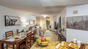 Télévision, Netflix, services de streaming, espaces bureaux