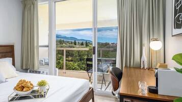 1 Schlafzimmer, Schreibtisch, BĂŒgeleisen/BĂŒgelbrett, Reisekinderbett