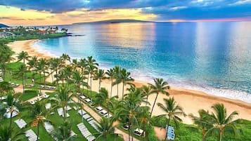 Una spiaggia nelle vicinanze