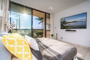 1 bedroom, desk, iron/ironing board, WiFi - Beach Bliss Retreat | Walk to Surf & Dining (Kihei)