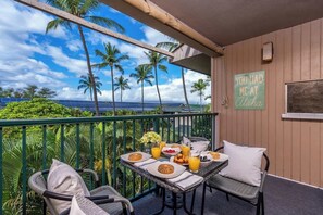 Outdoor dining - Cozy Kihei Getaway | Steps to Beach & Ocean Views (Kihei)