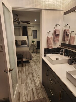 3 多间卧室、WiFi