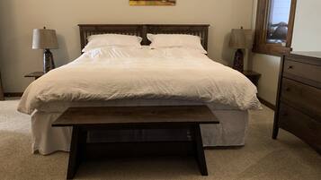 5 bedrooms, iron/ironing board, WiFi, bed sheets