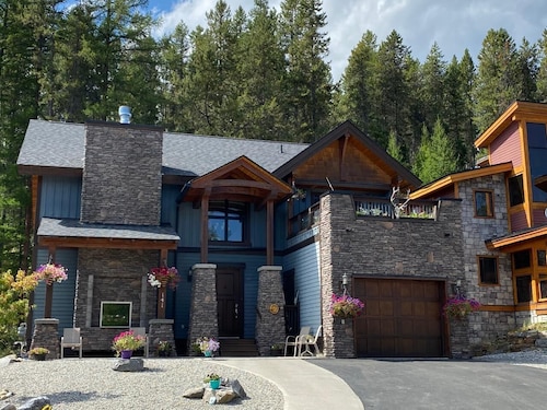 Logues Lodge Kimberley Chalet @ Ski Hill & across from Trickle Creek Golf Course