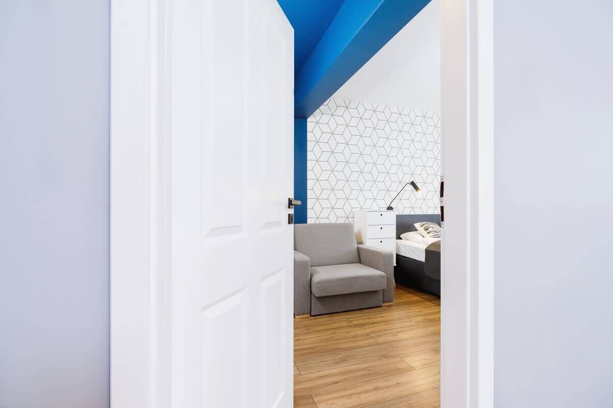 1 bedroom, iron/ironing board, travel crib, WiFi