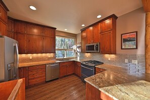 Dishwasher, coffee/tea maker, blender, paper towels
