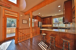 Dishwasher, coffee/tea maker, blender, paper towels