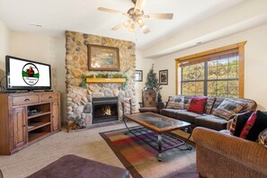 Älytelevisio, takka, DVD-soitin