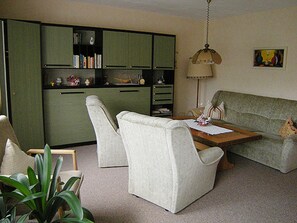 Unclassified image, 5 of 8, button