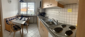 Frigorifero, microonde, forno, lavastoviglie