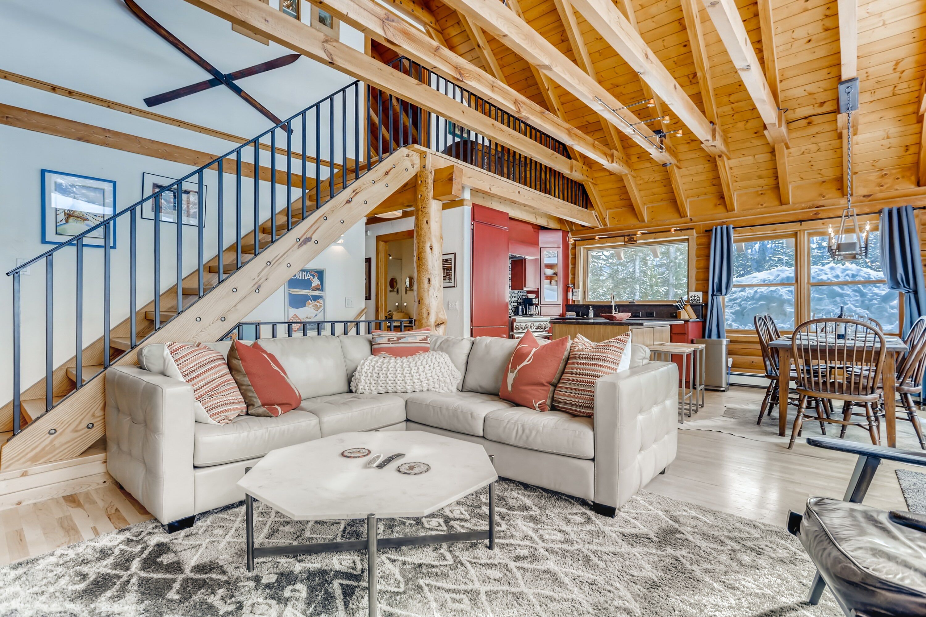 Awesome Log Cabin w/ Private Hot Tub!!  All King beds, gourmet kitchen + views!