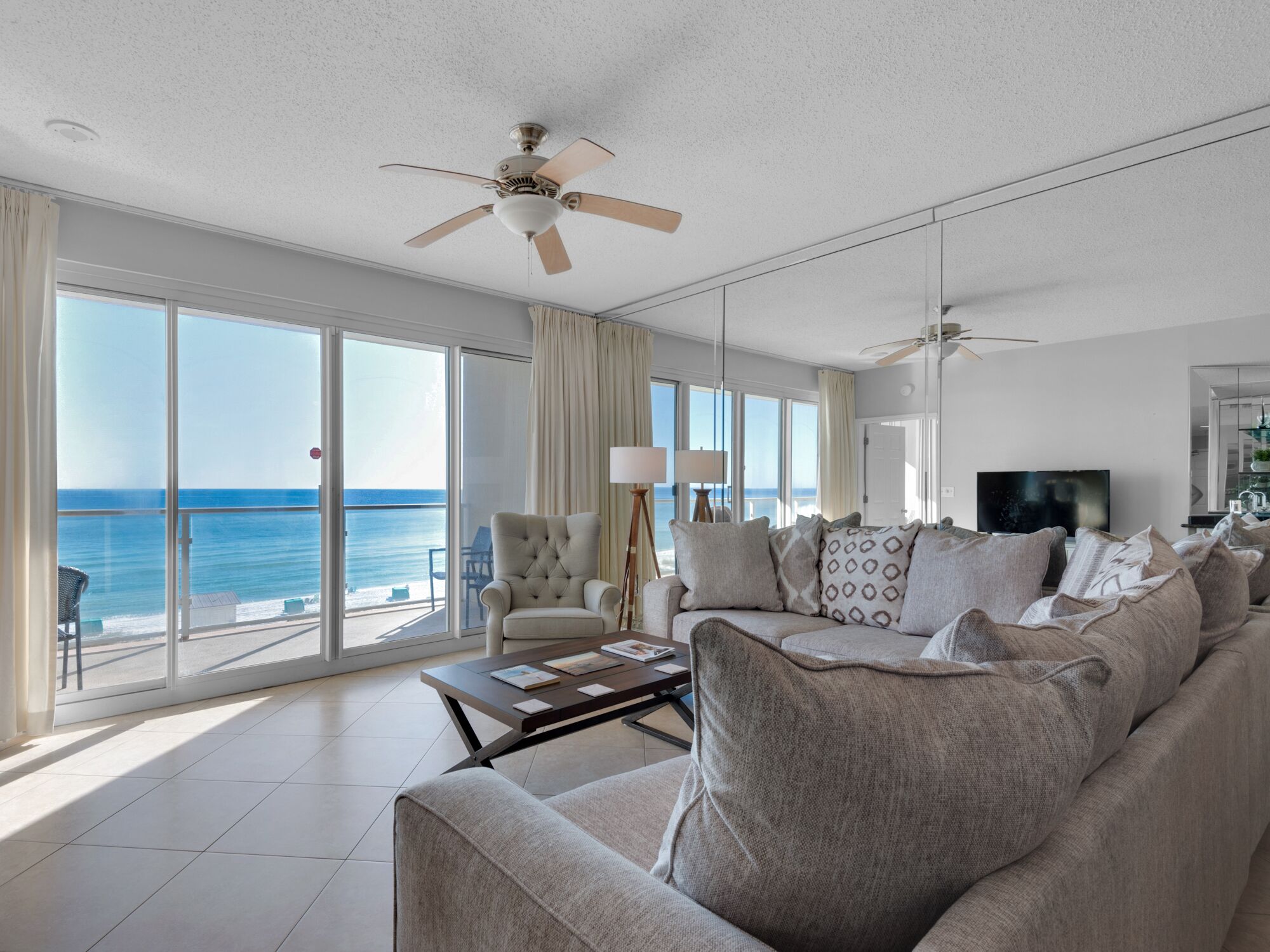 Smart TV, DVD player