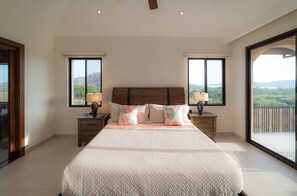 5 habitaciones, caja de seguridad en la habitación y escritorio 