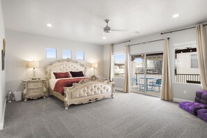 6 bedrooms, iron/ironing board, free WiFi, bed sheets