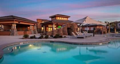 Stay Here-Hike Zion-Swim Sand Hollow-Red Rock View-Zion Village-Private Hot Tub