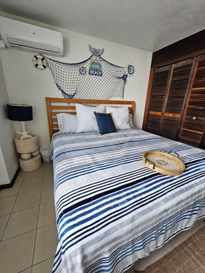 2 bedrooms, desk, free WiFi, bed sheets - VistaPinero Beach Front Apartment - Joyudas Cabo Rojo (Cabo Rojo)