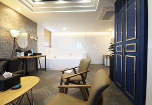 Kamar Keluarga | Area keluarga | TV layar datar