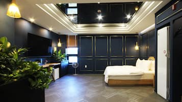 Premium Room (Hinoki Spa) | Free WiFi, bed sheets