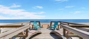 SPACIOUS & BEAUTIFUL OCEANFRONT 4BR/3BA IMMEDIATE AVAILABILITY
