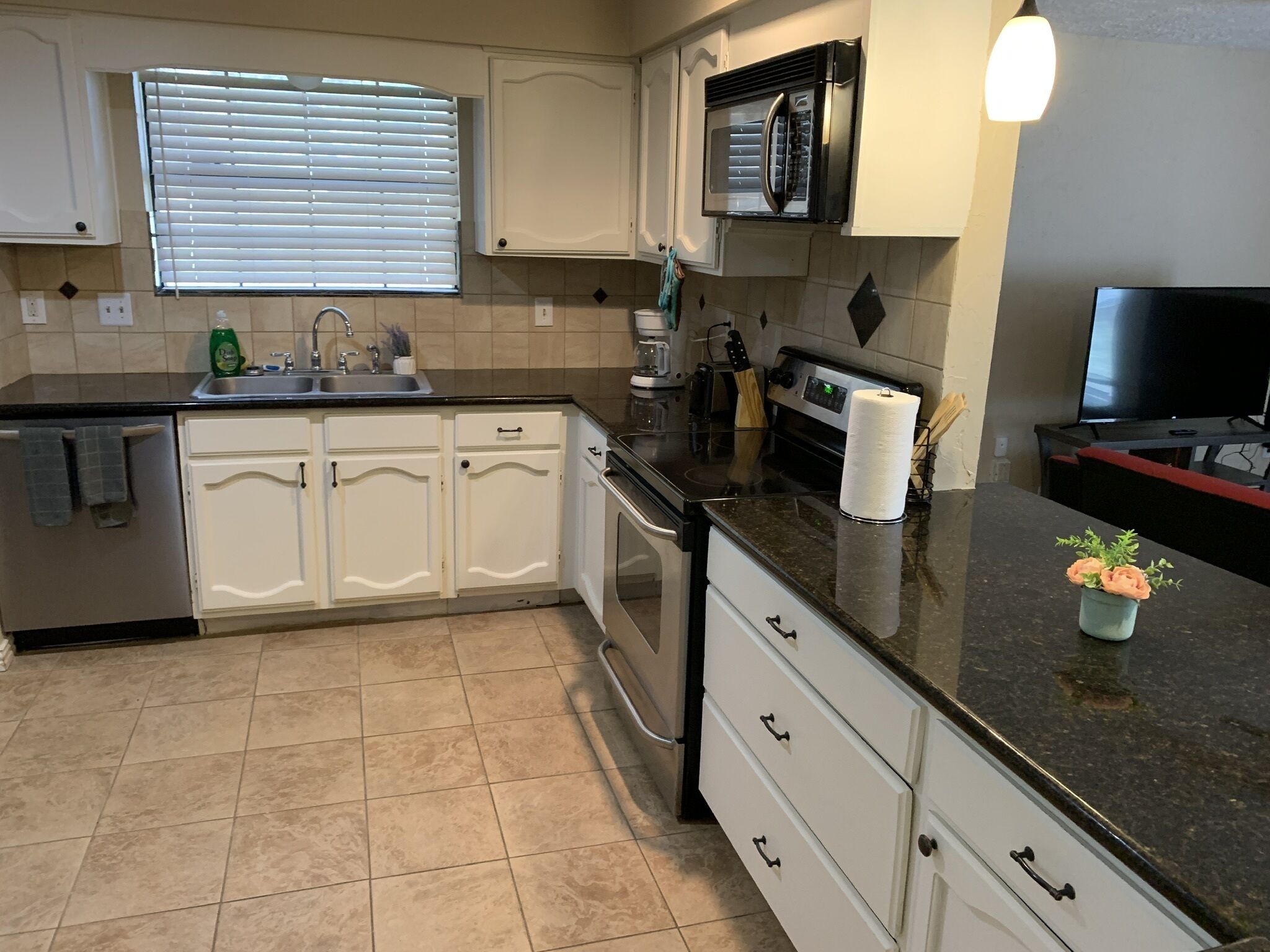 290-Cypress -NW houston home away from home. Weekly and monthly discount.
