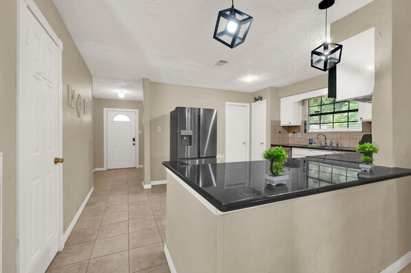 Interior - Family Retreat: Patio, RokuTV, Sleeps 10 (Cypress)