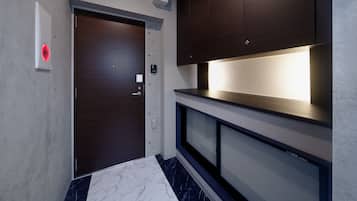 Exclusive Suite, Non Smoking | 1 bedroom, laptop workspace, iron/ironing board, free WiFi