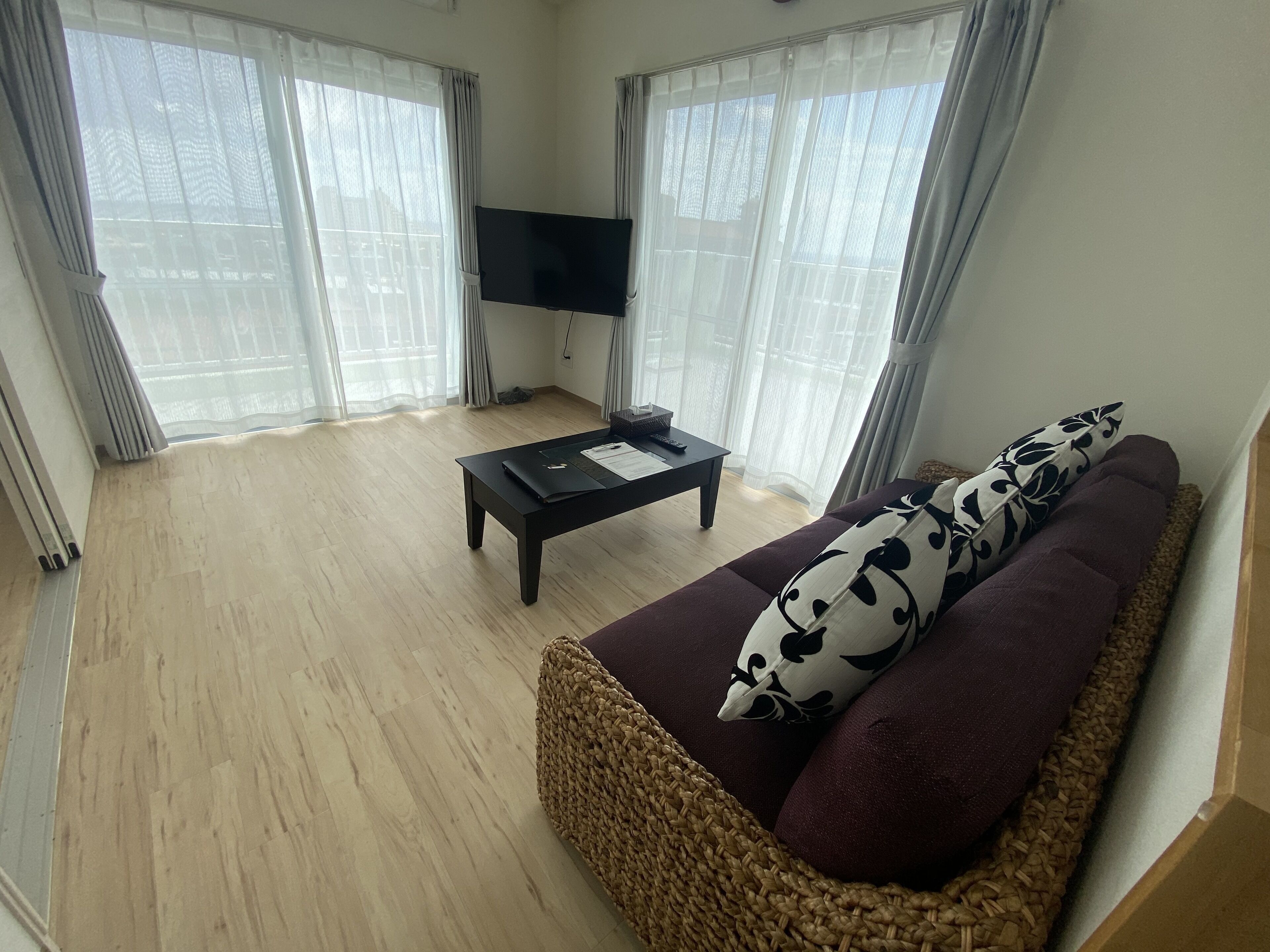 Familjerum - icke-rökare | Vardagsrum | 43-tums LCD-tv med digitalkanaler och tv