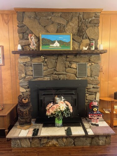 Tranquility & Glorious views!! Gorgeous Mountain View’s from the decks!