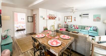 Flamingo Cottage looking at the Pedernales River