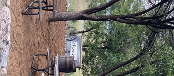 Flamingo Cottage looking at the Pedernales River