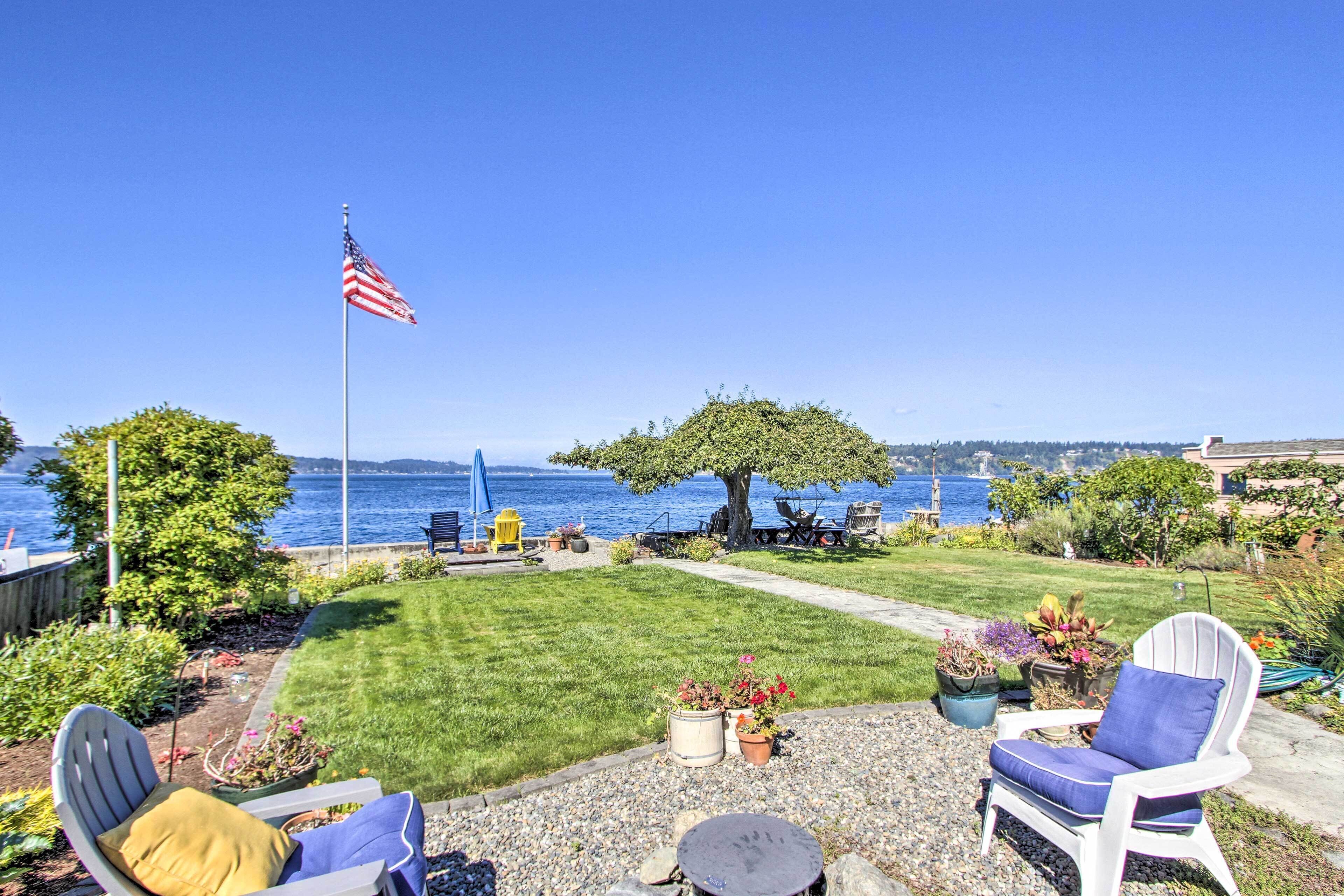 University Place Vacation Rental | 3BR | 3BA | Step-Free Entry | 1,900 Sq Ft