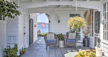 Fire Pit, Views & Beach Access: Waterfront Escape!