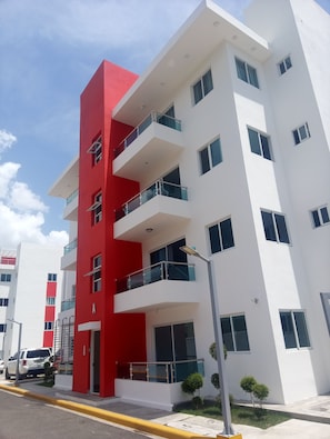 Front of property - Residencial Don Mero (La Vega)