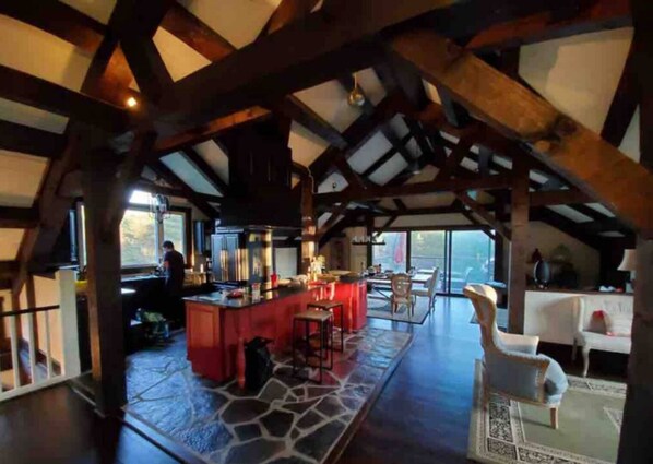 Dining - Timber House In The Forest (Chasthword)