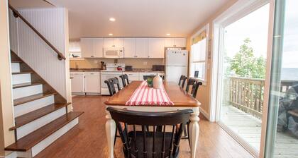 The French Cottage: Perfect Lakeside Family Retreat!