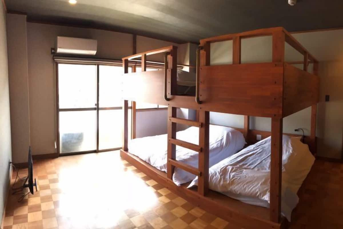 5 habitaciones, decoración personalizada y muebles diferentes
