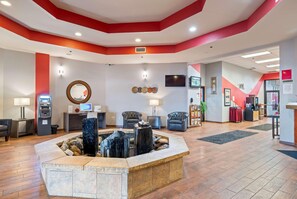 Lobby - Ramada by Wyndham Sioux Falls Arpt & Suites (Sioux Falls)
