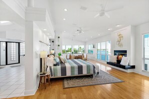 Interior - Waterfront Escape—Private Pool, Game Room, Hot Tub & Dockside Views Near Indian Rocks Beach (Indian Rocks Beach)
