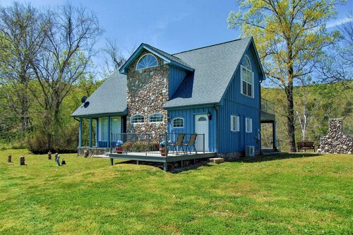 Ruby’s Landing Cottage w/ Deck & White River Views