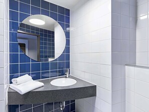 Desk, laptop workspace, soundproofing, free WiFi - B&B Hotel Dortmund-City (Dortmund)