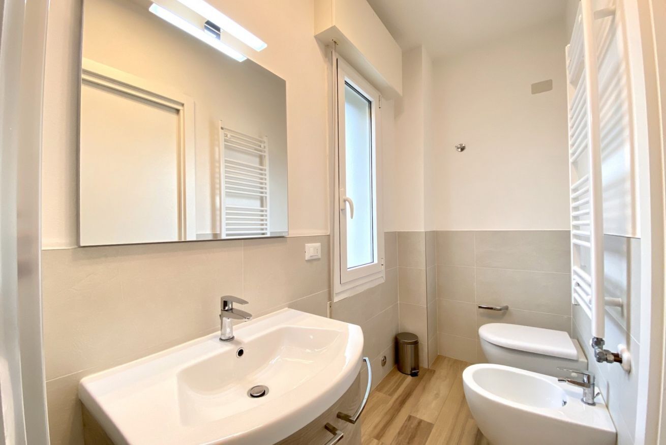 Shower, bidet