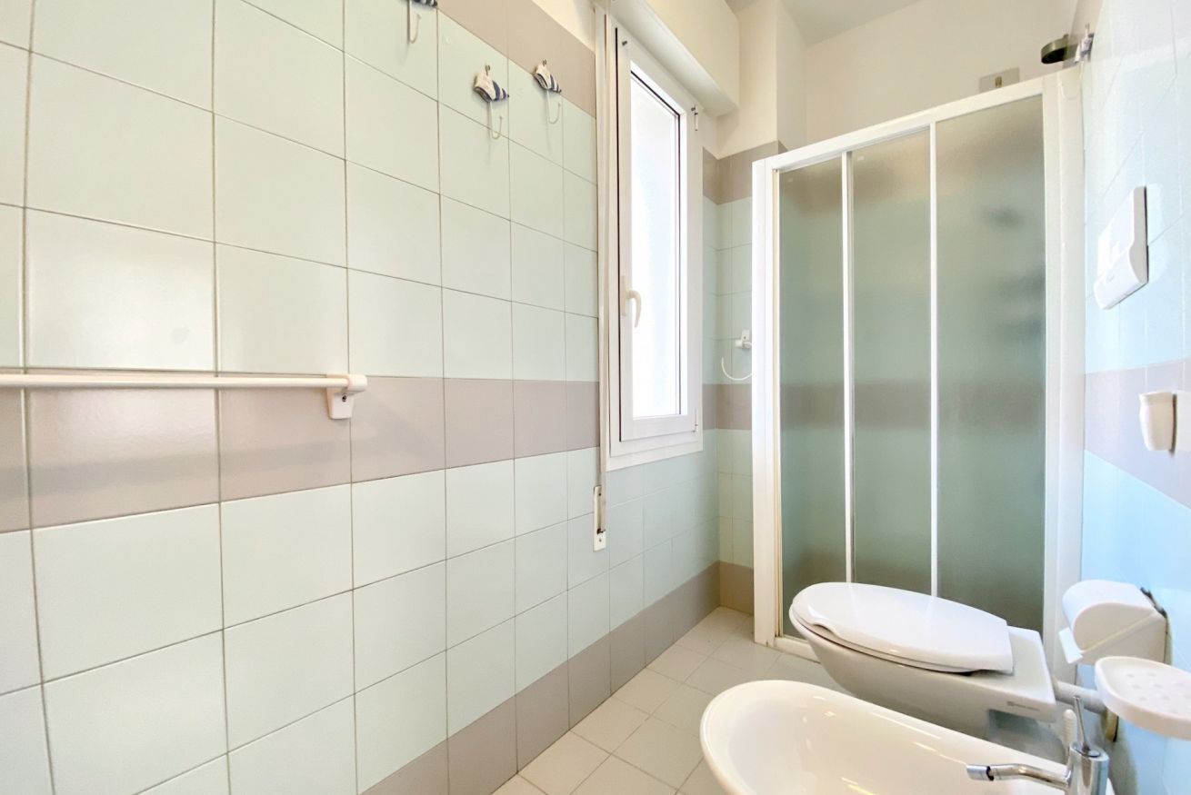 Shower, bidet