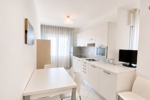 Fridge, microwave, dishwasher