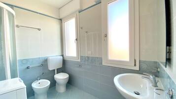 Een douche, een bidet