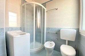 Douche, bidet