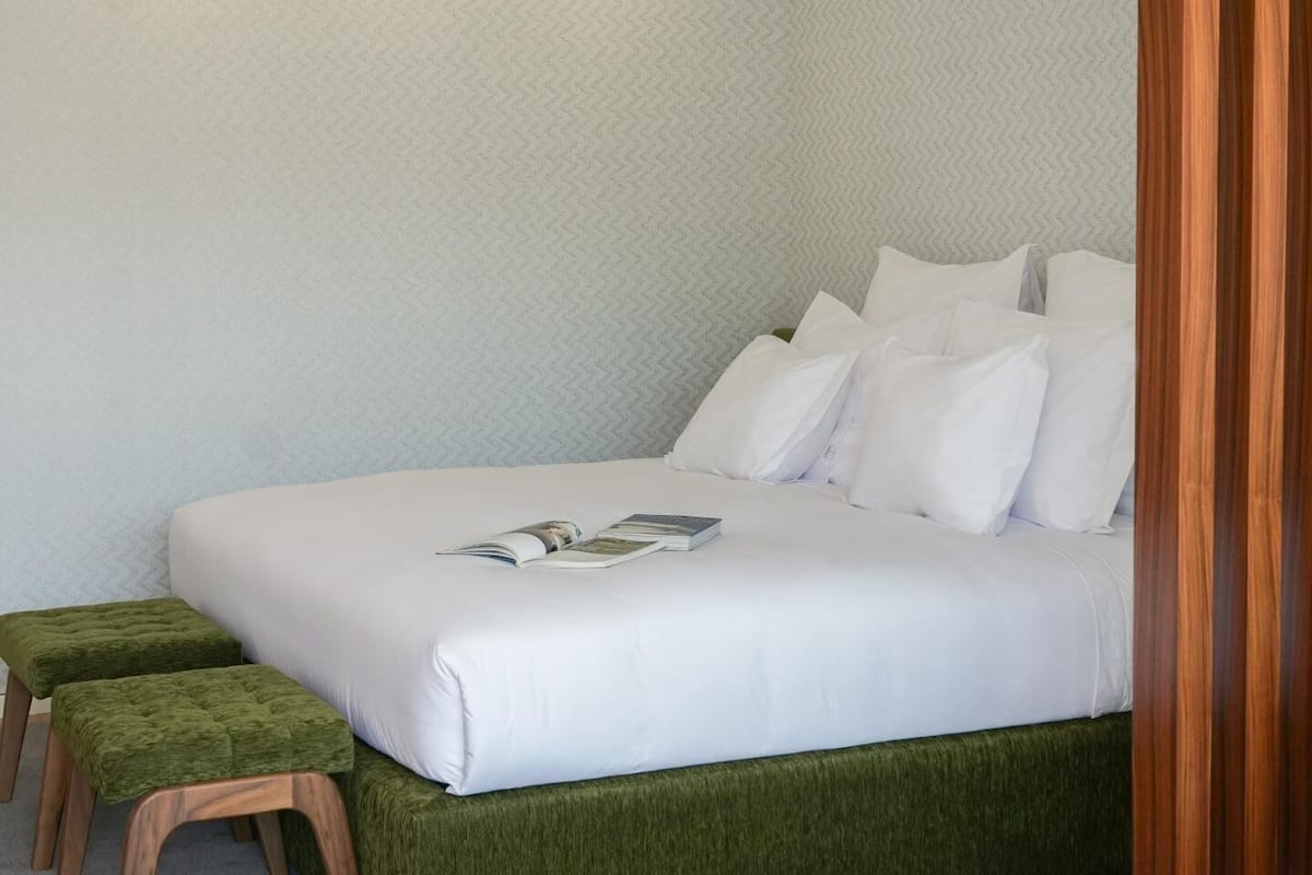 2 bedrooms, in-room safe, soundproofing, free WiFi